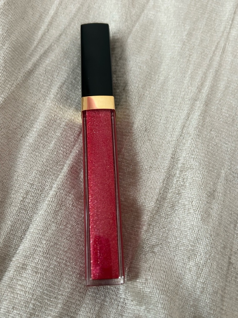 Chanel Rouge Coco Gloss Moisturizing Glossimer in Amarena - Picture 4 of 9